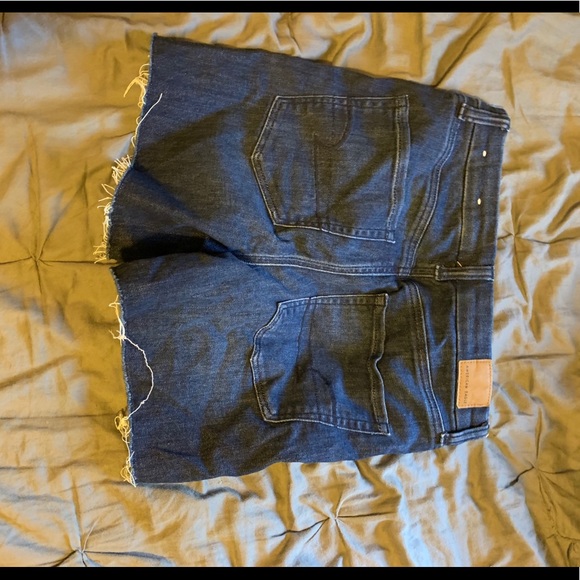 Shorts - Picture 3 of 3